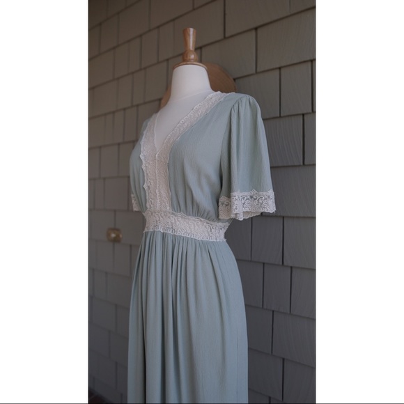 The Lorraine Lace Trim Maxi Dress 🕊 - Picture 5 of 5